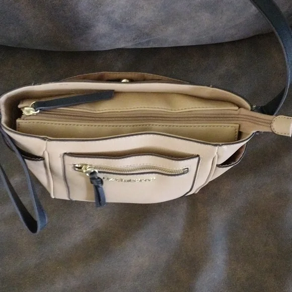 Liz Claiborne Crossbody Bag with Adjustable Strap and Front Pocket NWOT